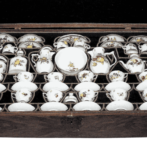 MEISSEN - SERVIZIO DA VIAGGIO IN CASSA ORIGINALE (1760 CA.)
